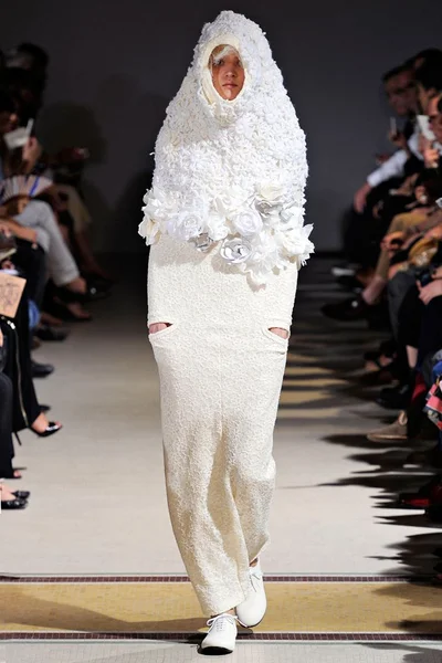 Look 30